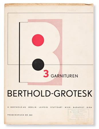[SPECIMEN BOOK — GEORG TRUMP]. 3 Garnituren Berthold-Grotesk, Probendruck Nr. 262. H. Berthold, Berlin. 1928.